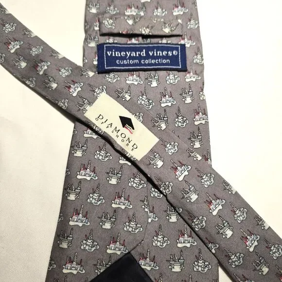 Vineyard Vines Custom Collection Tie - Diamond Offshore 100% Silk Made in USA - Picture 2 of 5